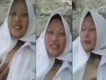 Gadis SMA Ngentot Di Batu Sungai Jembut Lebat poster